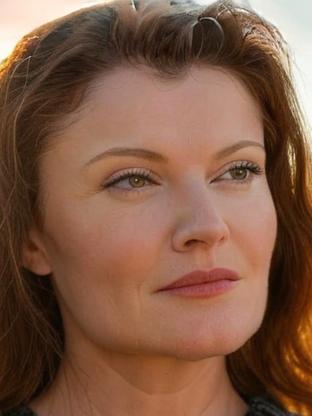 Rebecca Wisocky — celebrity look-alike to Essie Davis