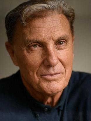 Robert Stack — celebrity look-alike to James Caan