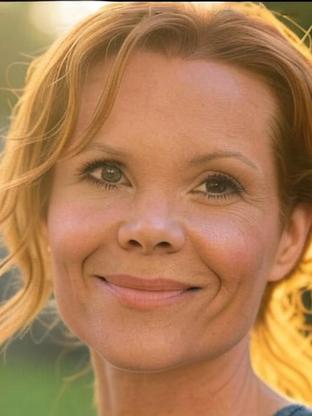 Robyn Lively — celebrity look-alike to Amy Morton