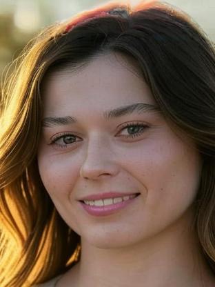 Ruby Cruz — celebrity look-alike to Mackenzie Phillips