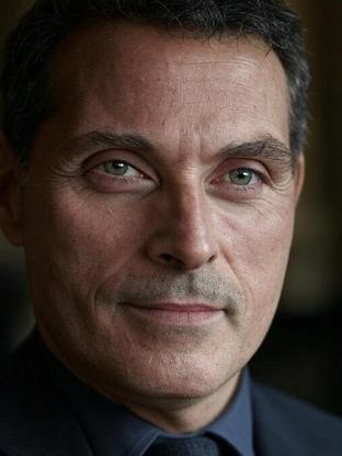 Rufus Sewell — celebrity look-alike to Robert Knepper