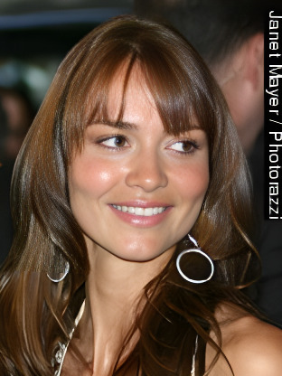 Saffron Burrows — celebrity look-alike to Nadia Hilker