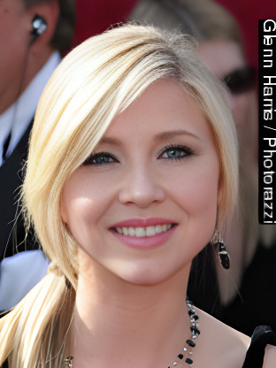Sarah Chalke — celebrity look-alike to Ashley Peldon