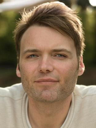 Seth Gabel — celebrity look-alike to Robert Iler