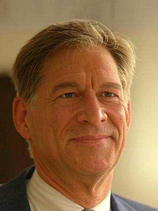 Simon MacCorkindale — celebrity look-alike to Matthew Modine