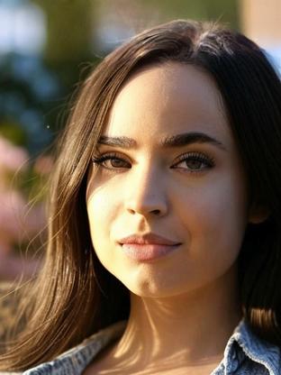 Sofia Carson — celebrity look-alike to Hanna Beth