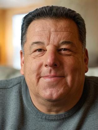Steve Schirripa — celebrity look-alike to Larry Manetti