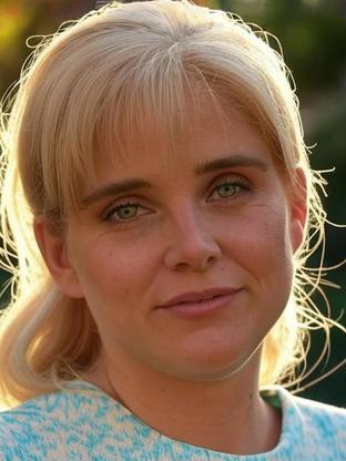Sue Lyon — celebrity look-alike to Priscilla Barnes