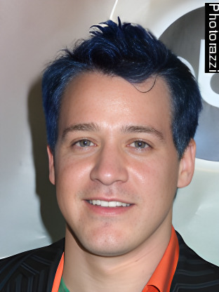 T.R. Knight — celebrity look-alike to Allen Covert