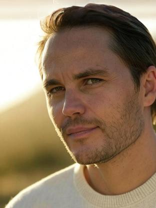Taylor Kitsch — celebrity look-alike to Jonathan Jackson