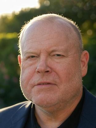 Timothy West — celebrity look-alike to Derek Jacobi