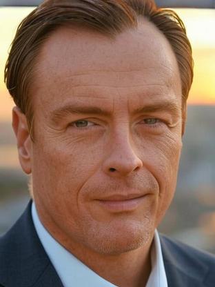 Toby Stephens — celebrity look-alike to Reid Scott
