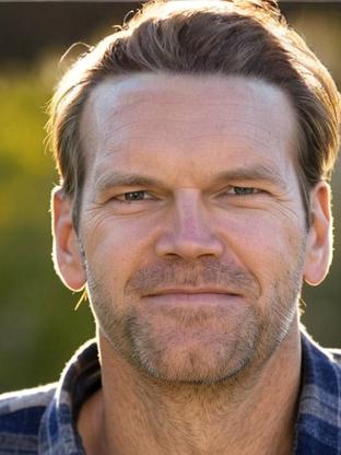 Tyler Mane — celebrity look-alike to Mark Boone Junior