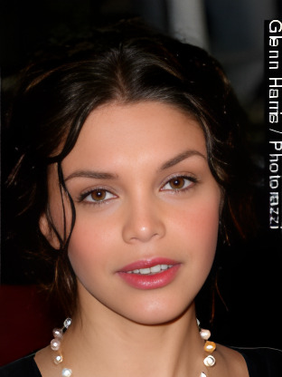 Vanessa Ferlito — celebrity look-alike to Dafne Keen
