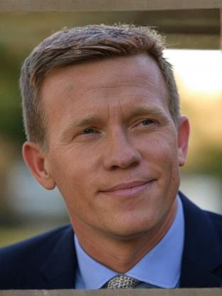 Warren Kole — celebrity look-alike to Patrick Gibson