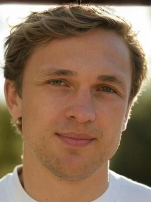 William Moseley — celebrity look-alike to Jonathan Jackson