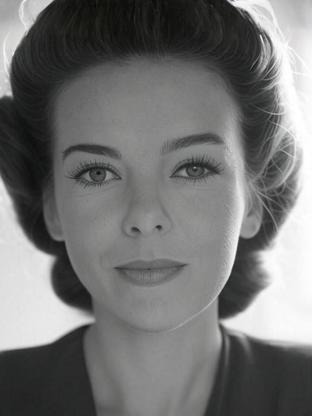 Person who looks like Hedy Lamarr