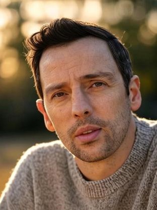Person who looks like Jeremy Strong