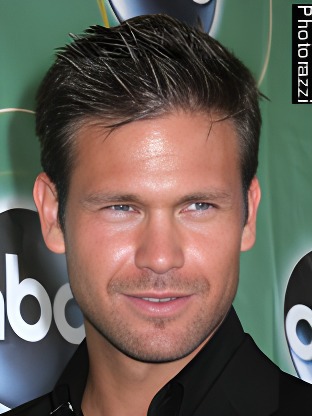 Person who looks like Robbie Amell