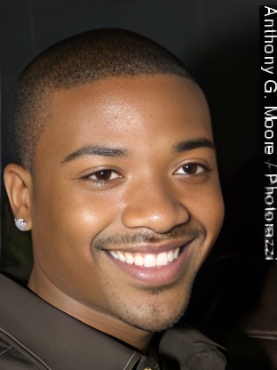 Person who looks like Nonso Anozie