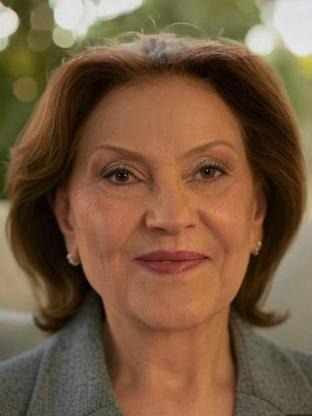 Person who looks like Caroline Aaron
