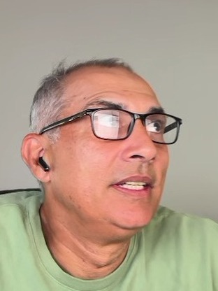 Person who looks like Jeff Goldblum