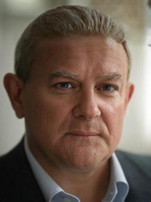 Person who looks like Mike O'Malley