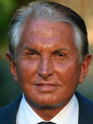 Person who looks like Mark Harmon