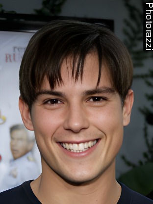 Person who looks like Greg Vaughan