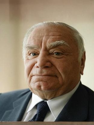 Person who looks like Dan Rather