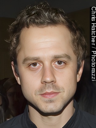 Person who looks like Vincent Kartheiser