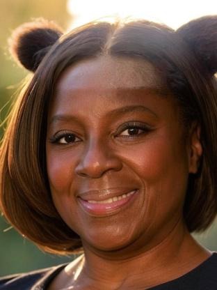 Person who looks like CCH Pounder