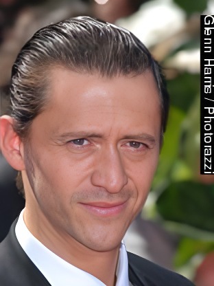 Person who looks like Pauly Shore