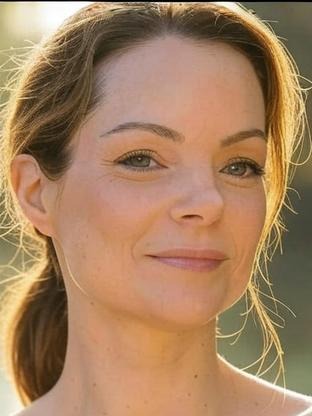 Person who looks like Carole Bouquet