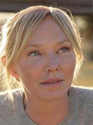 Person who looks like Stacey Travis