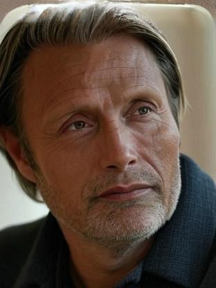 Person who looks like Lars Mikkelsen