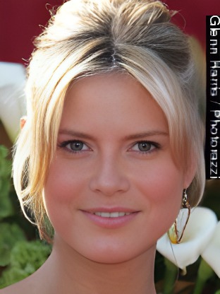 Person who looks like Daryl Hannah