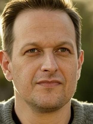 Person who looks like Jason Clarke