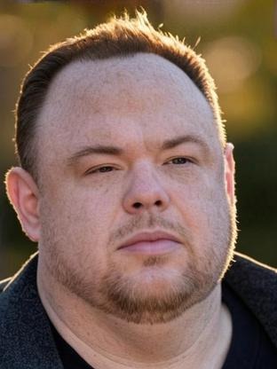 Person who looks like Josh Gad