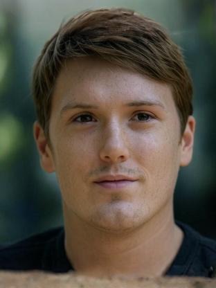 Person who looks like Brian Cox (Physicist)