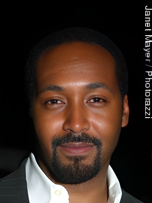 Person who looks like Jim Jones (Rapper)