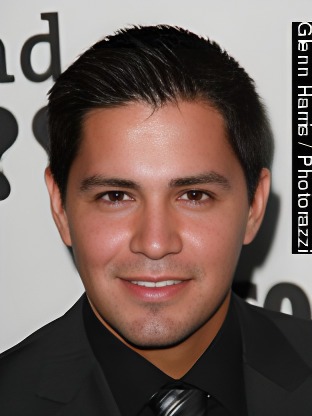 Person who looks like Kristoffer Polaha