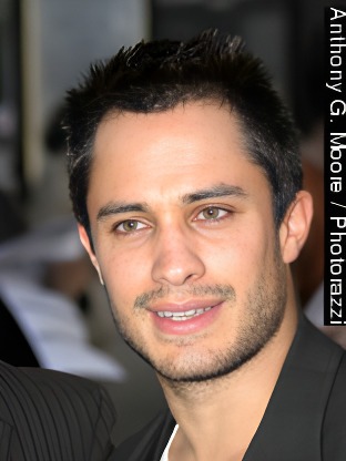 Person who looks like Thomas Sadoski