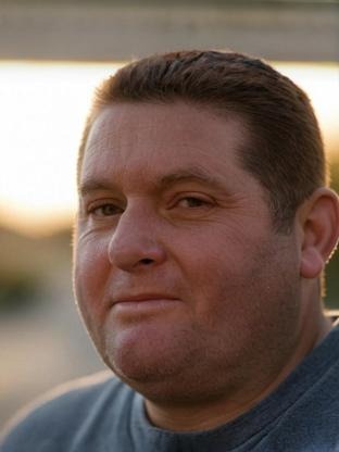 Person who looks like Robert Z'Dar