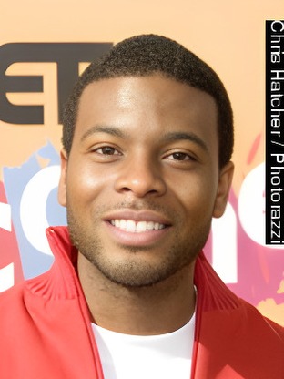Person who looks like Jermaine Fowler