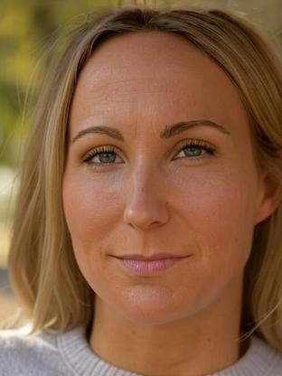 Person who looks like Danielle Spencer
