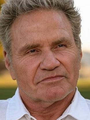Person who looks like Robert Stack