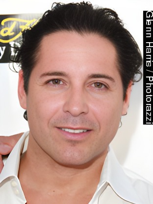 Person who looks like Shawn Levy