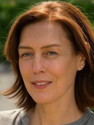 Person who looks like Saskia Reeves