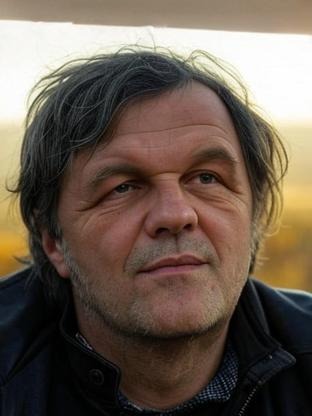 Person who looks like William Mapother